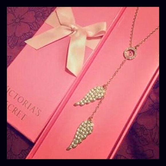 Victoria’s Secret Gold Necklace Rhinestone Angel Wings New in Box - Picture 4 of 7